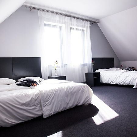 Essenza Party Center Bed & Breakfast Świdnica Екстериор снимка